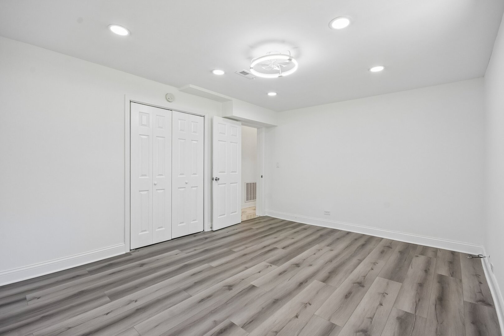12697820 Property Photo 16