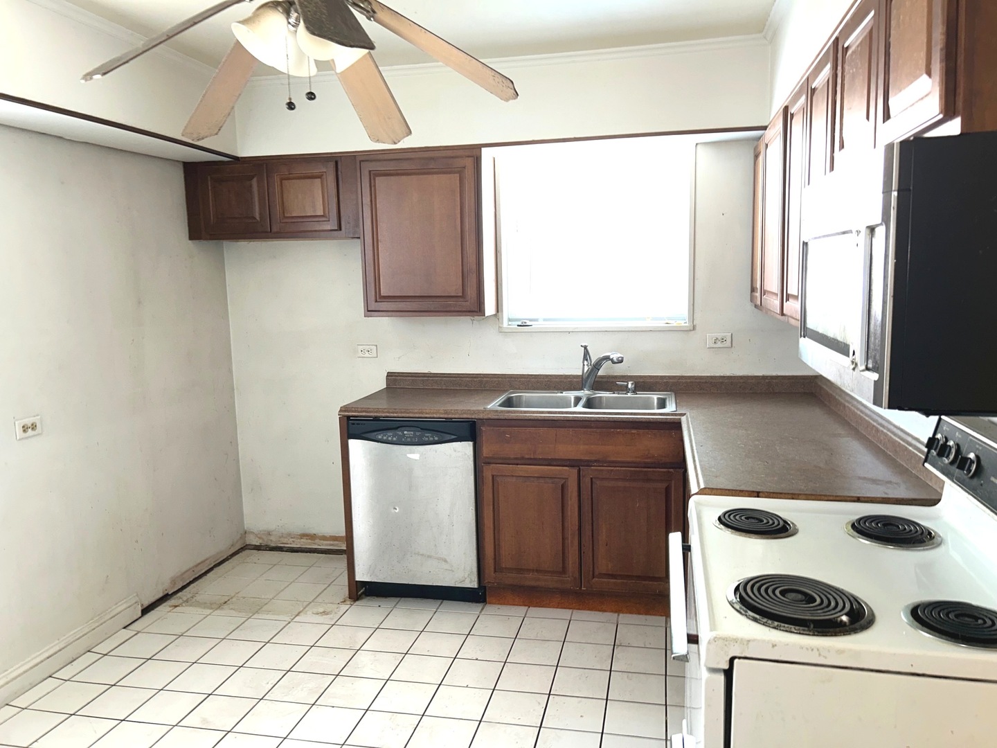2222 Spruce Road Property Photo 10