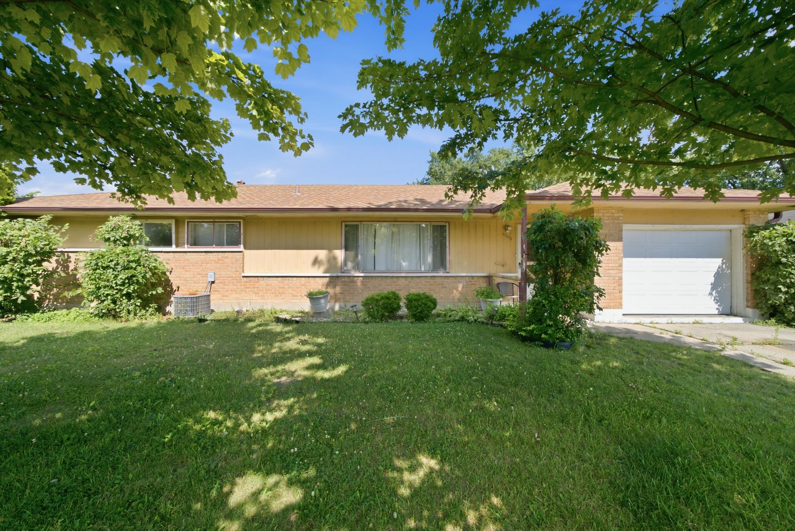 22205 Central Park Avenue Property Photo 1