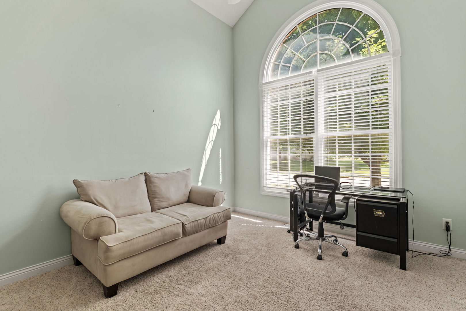 3212 Summertree Avenue Property Photo 6