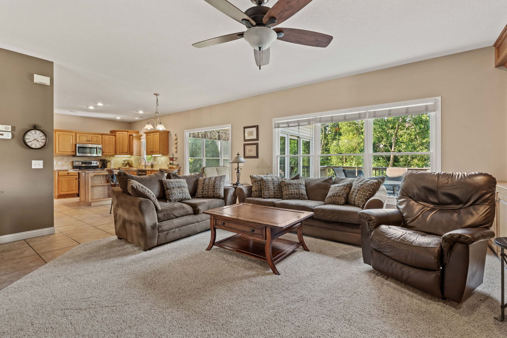 3212 Summertree Avenue Property Photo 12