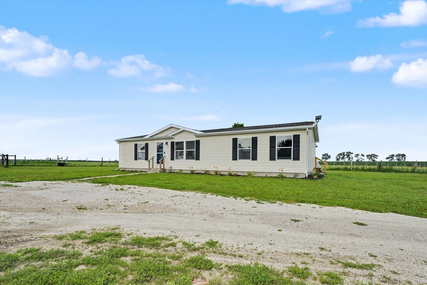 1936 County Road 1850 N Property Photo 53