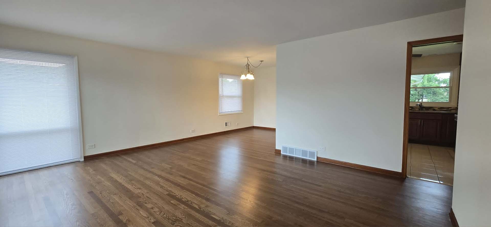8607 N Osceola Avenue Property Photo 2