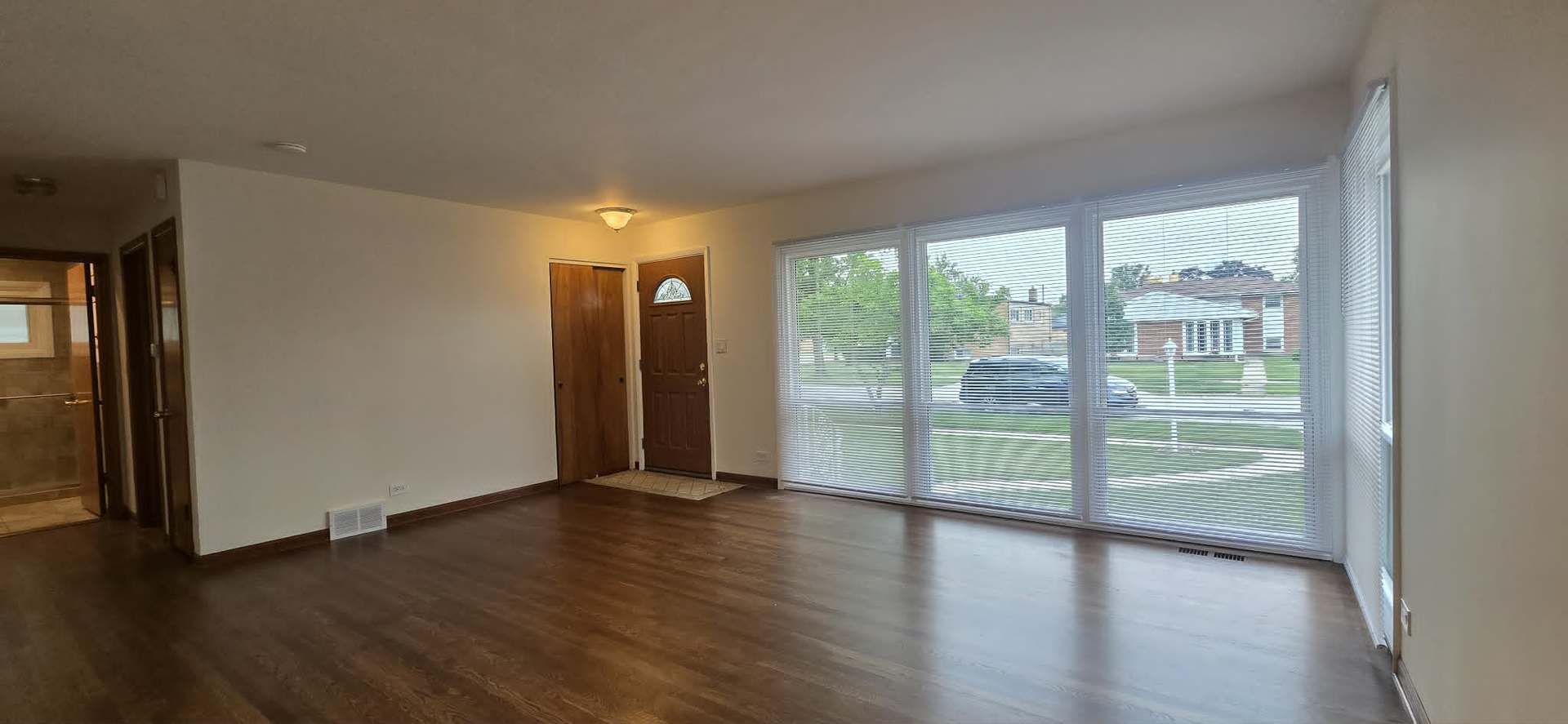 8607 N Osceola Avenue Property Photo 5