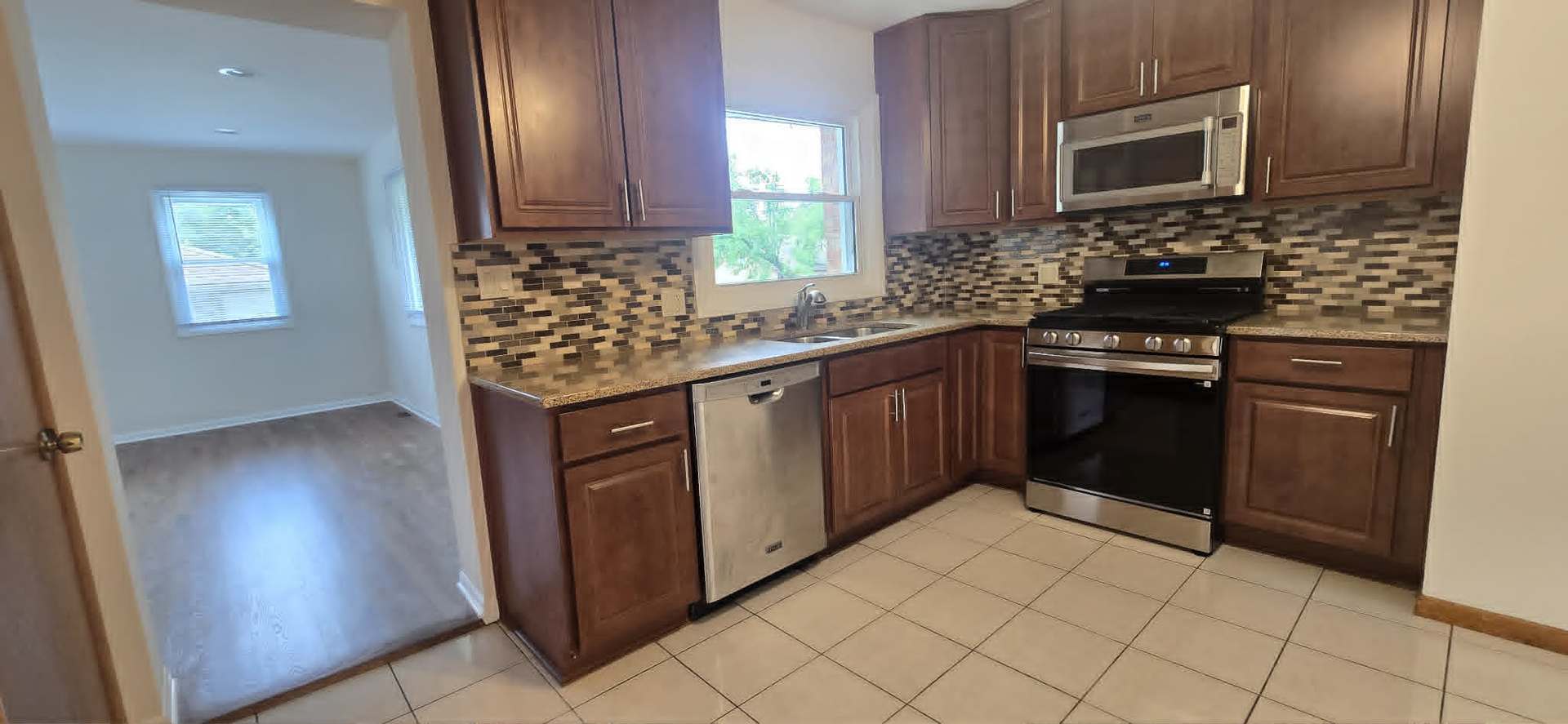 8607 N Osceola Avenue Property Photo 6