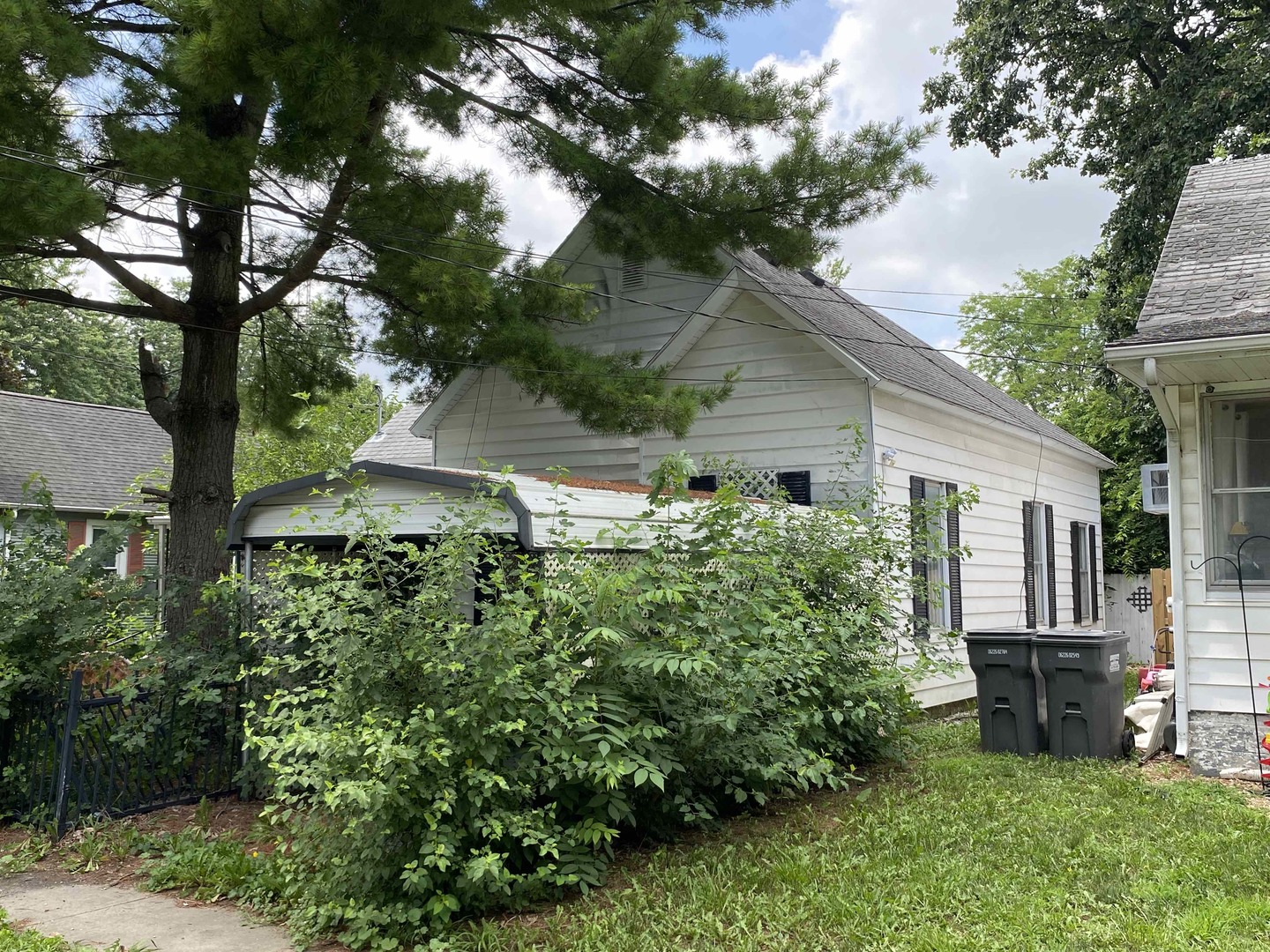 967 N Noble Street Property Photo 2