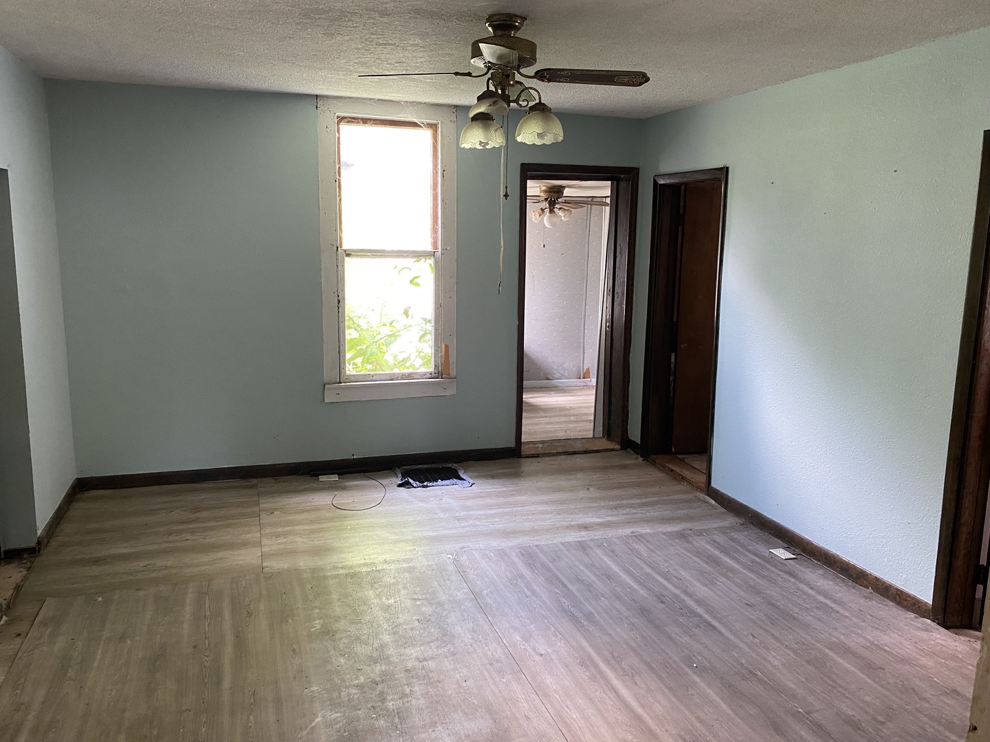 967 N Noble Street Property Photo 4