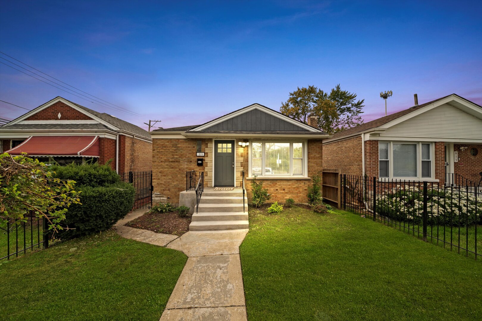 819 E 98th Place Property Photo