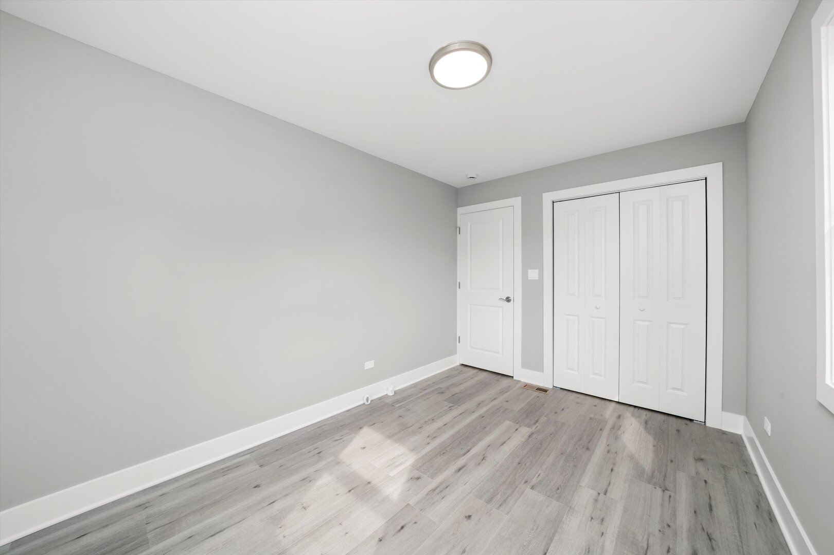 819 E 98th Place Property Photo 33