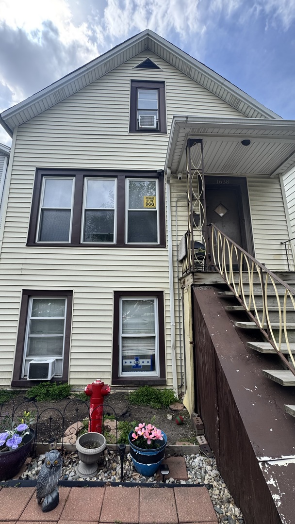 1638 N Campbell Avenue Property Photo 3