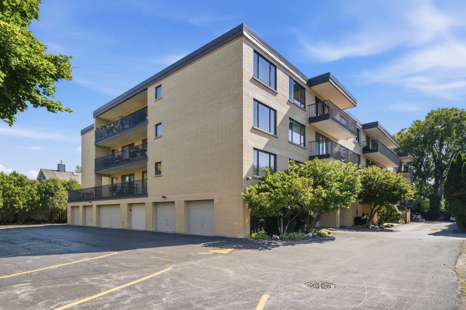 1534 Mcdaniels Avenue 3E Property Photo 1