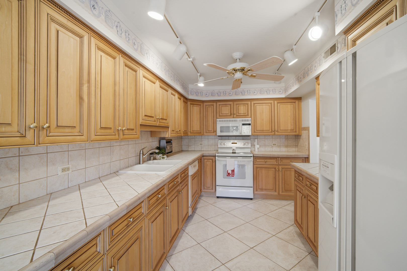 1534 Mcdaniels Avenue 3e Property Photo 6