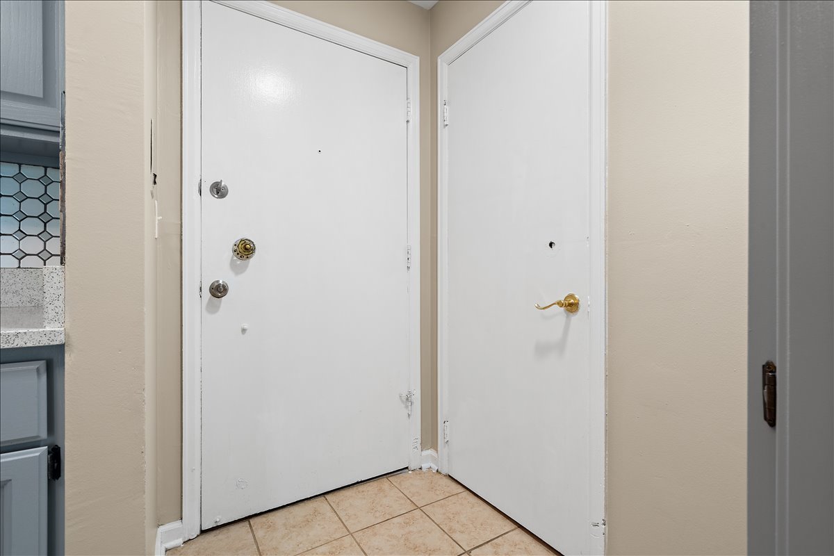 5300 Carriageway Drive 207 Property Photo 6