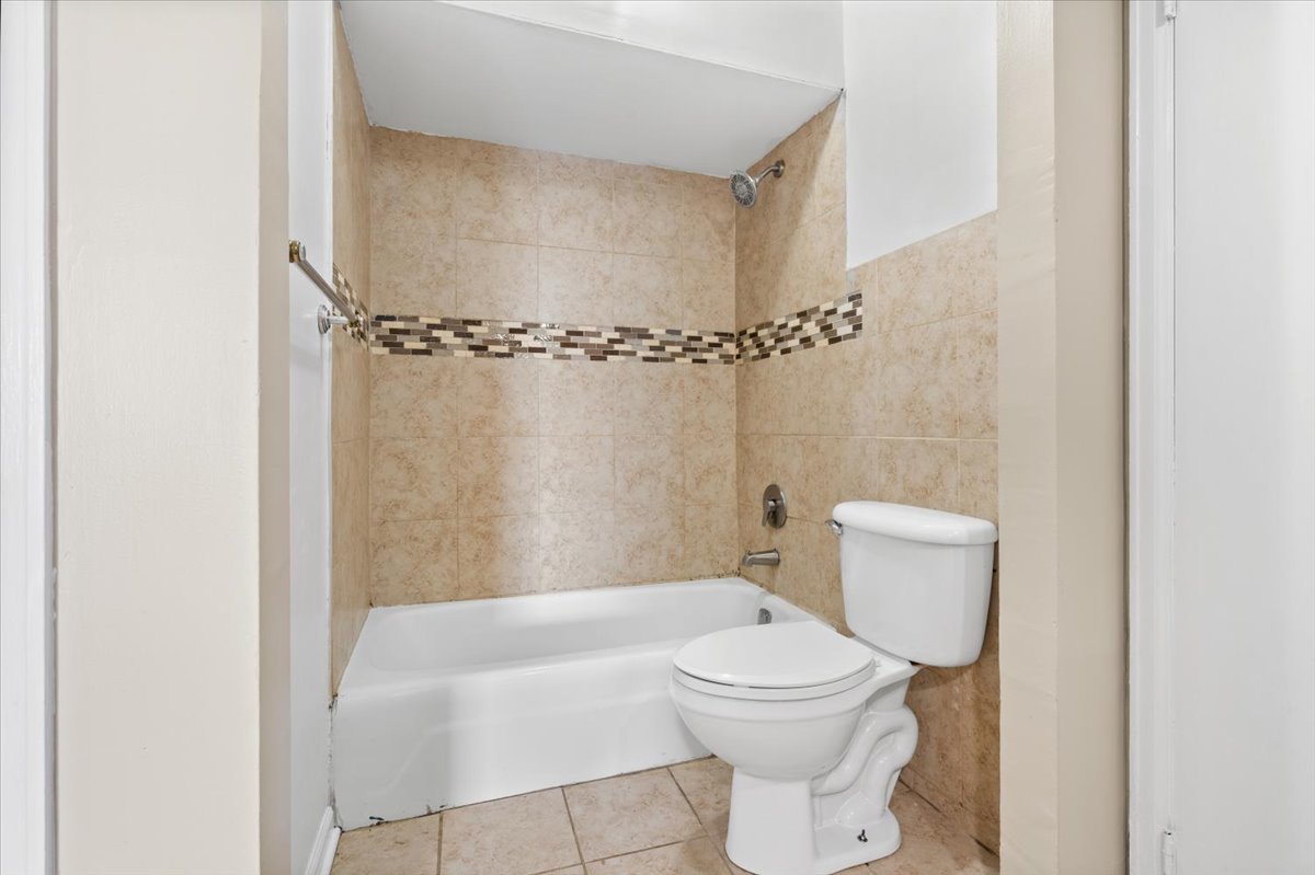 5300 Carriageway Drive 207 Property Photo 30