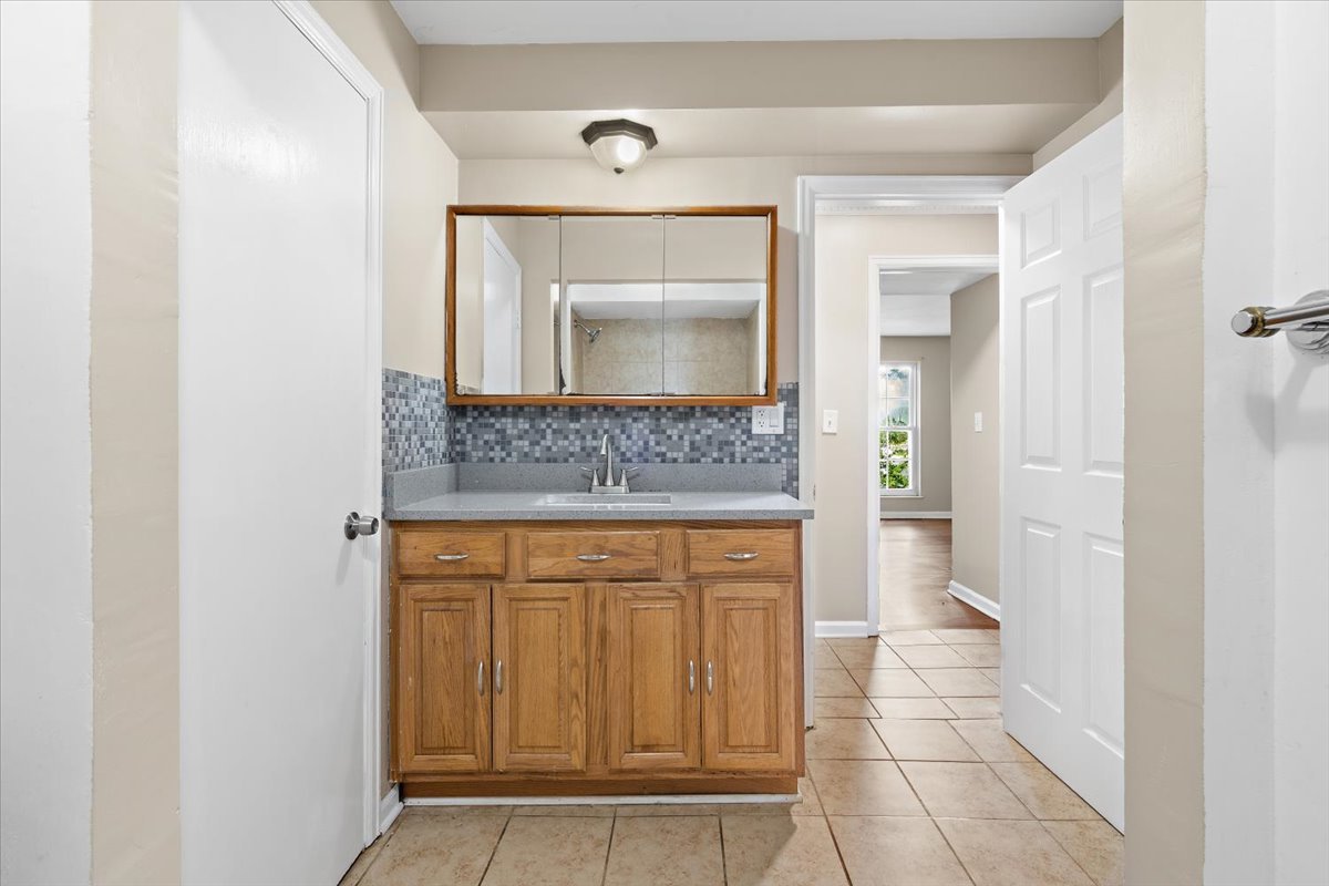 5300 Carriageway Drive 207 Property Photo 32