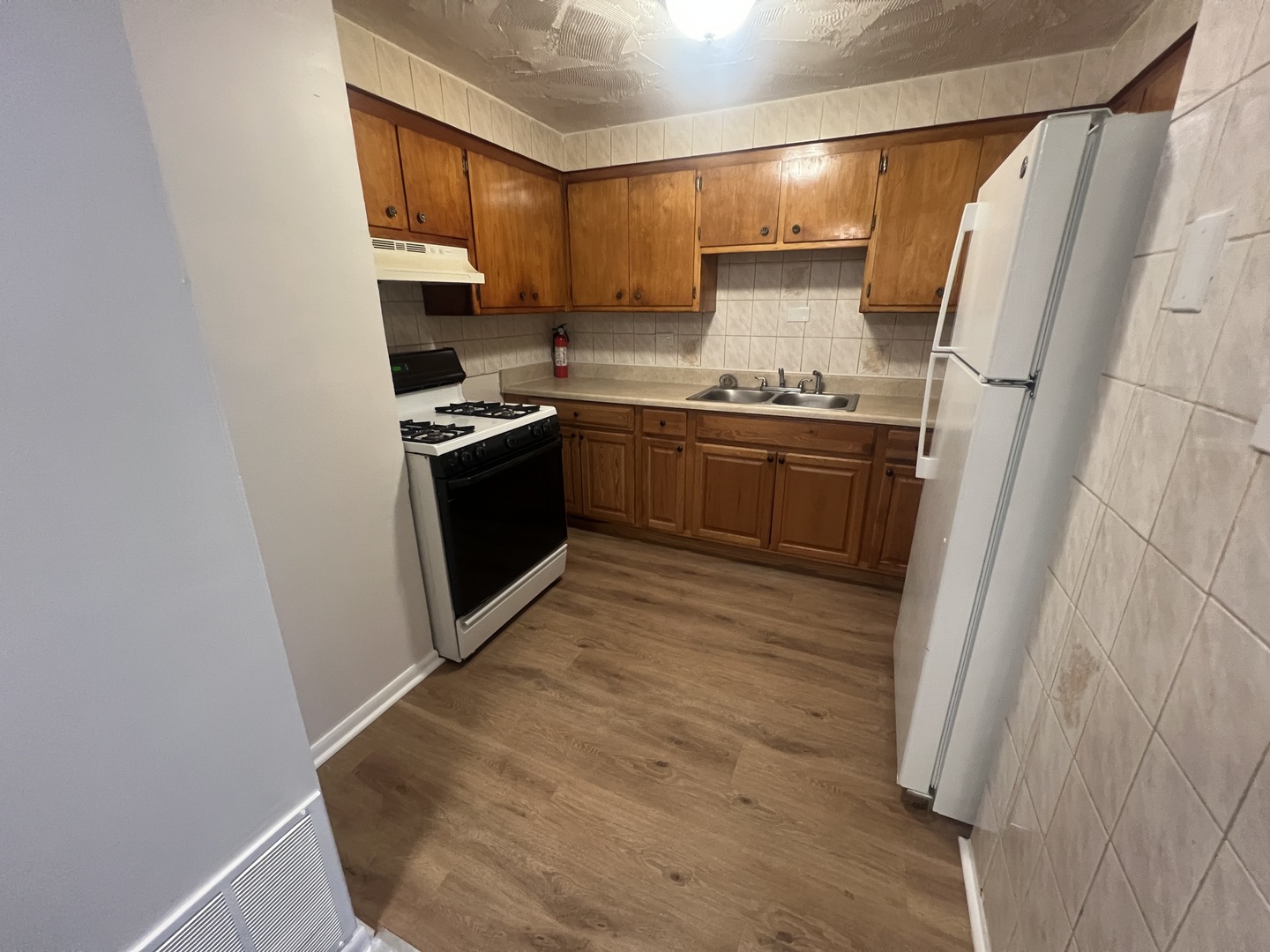 7832 S Cregier Avenue 2e Property Photo 8