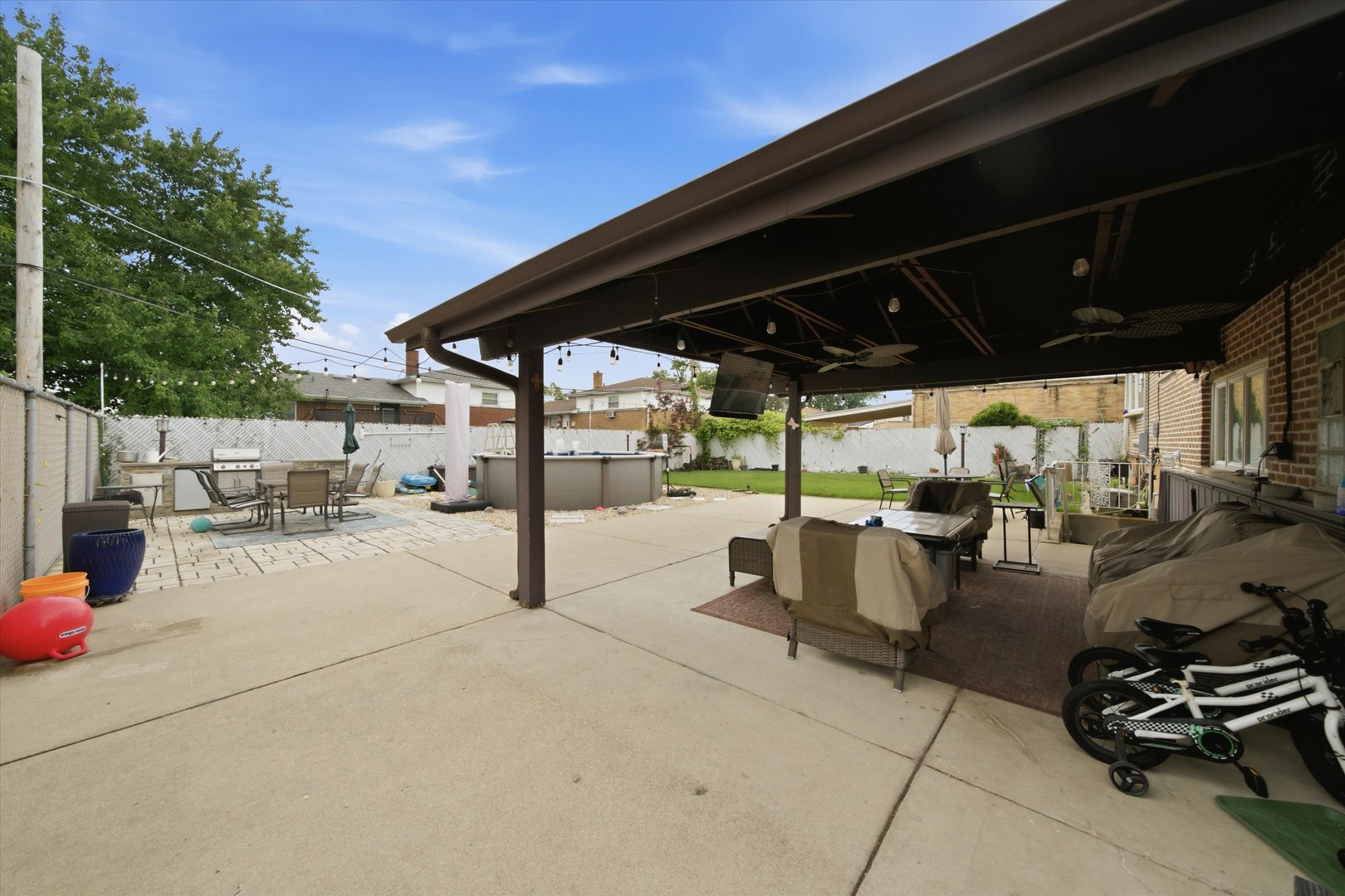 12697943 Property Photo 15