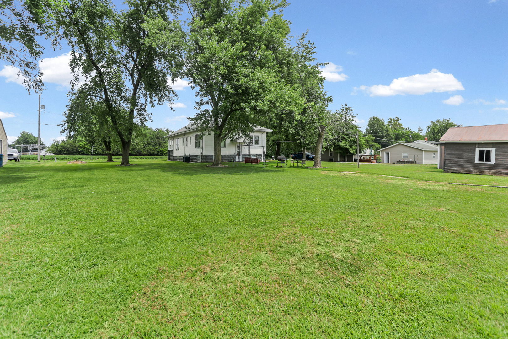 1005 W 7th Street Property Photo 8