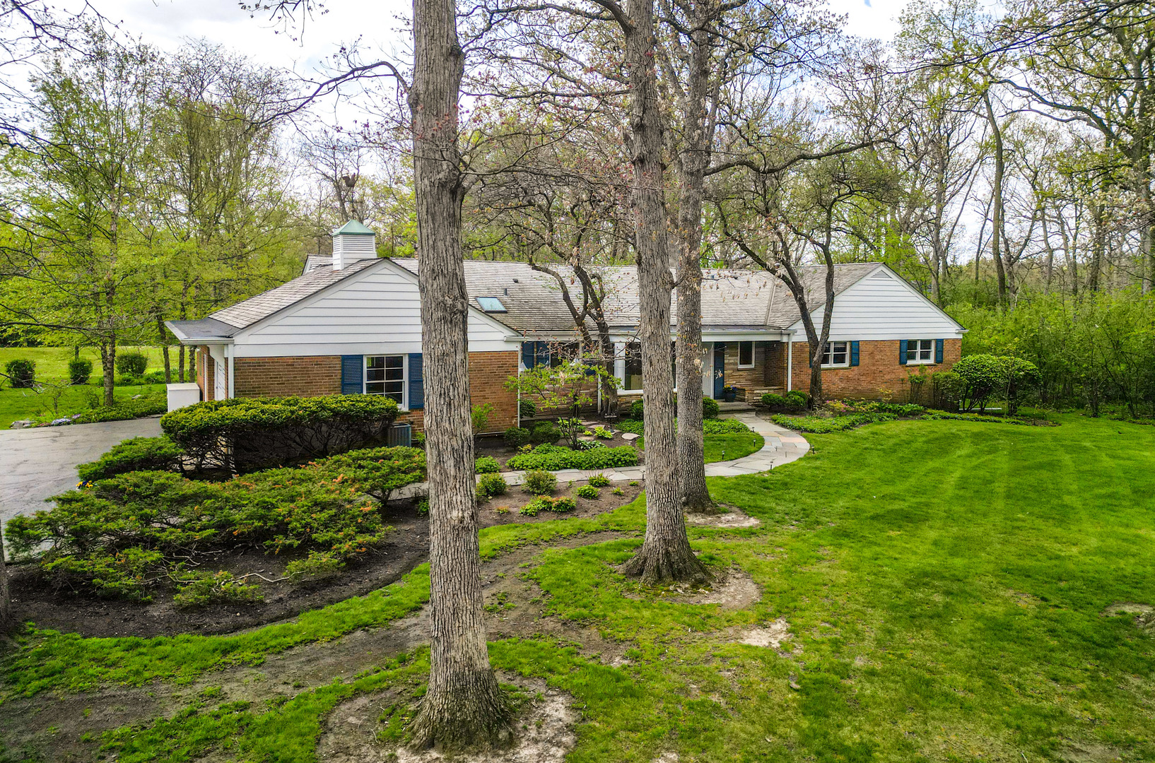 880 Hiawatha Lane Property Photo 7