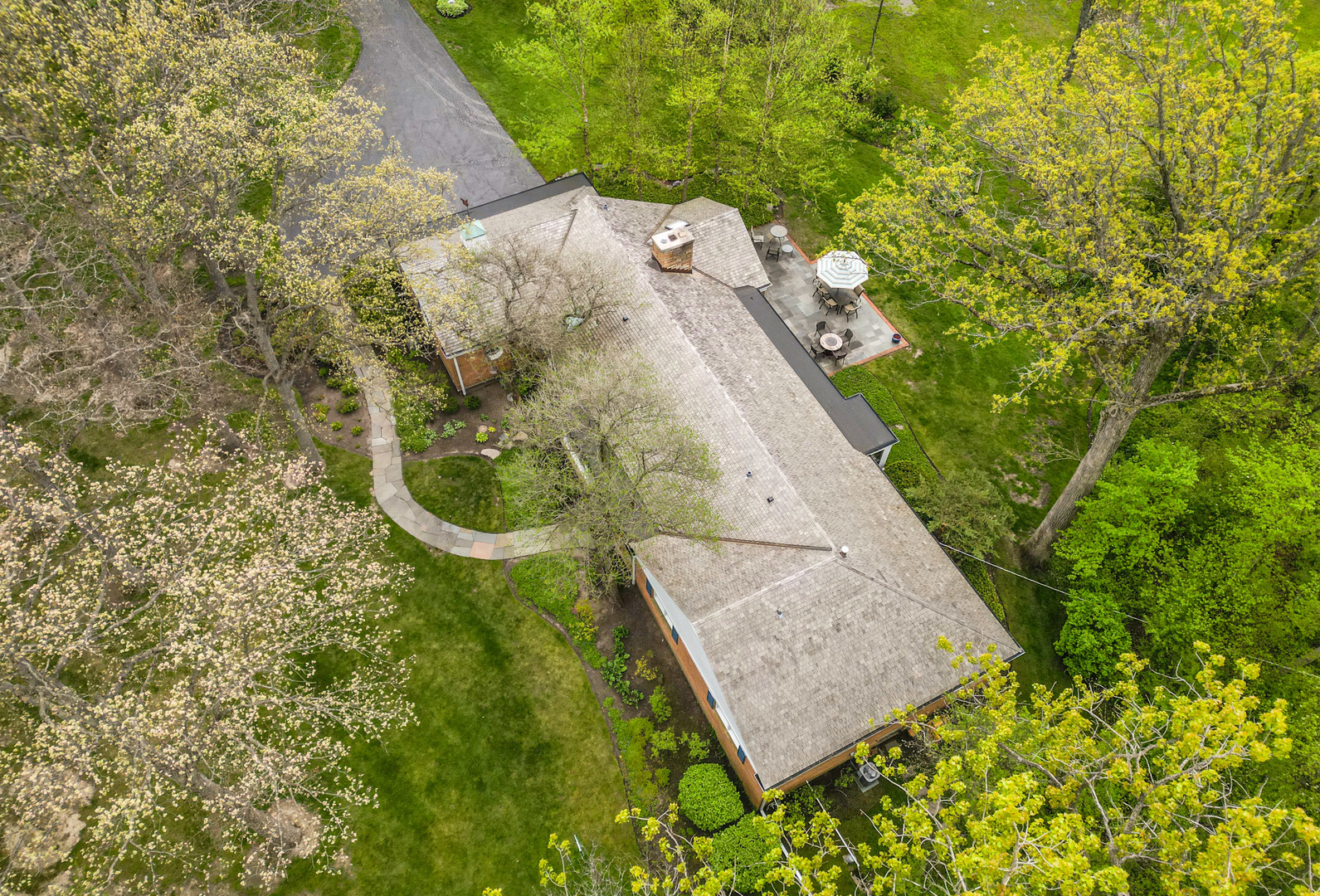 880 Hiawatha Lane Property Photo 10