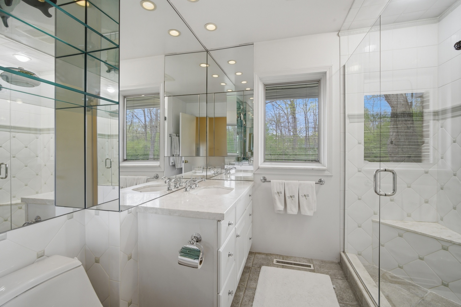 880 Hiawatha Lane Property Photo 37