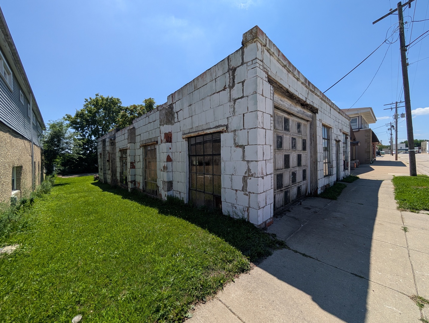 231 Lincoln Street Property Photo 2