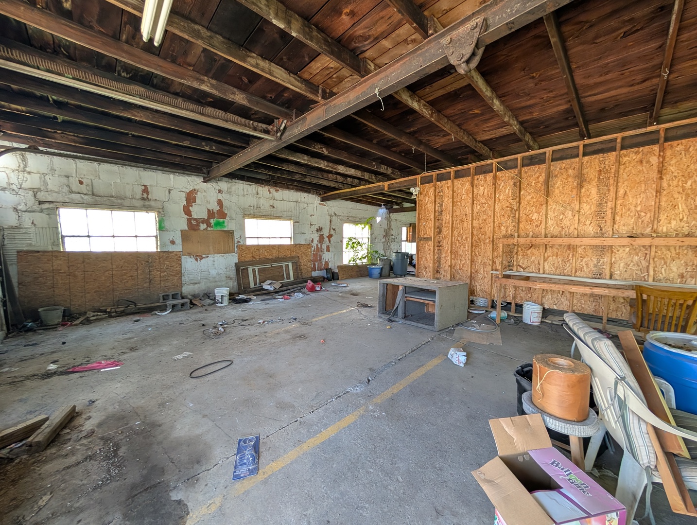 231 Lincoln Street Property Photo 3