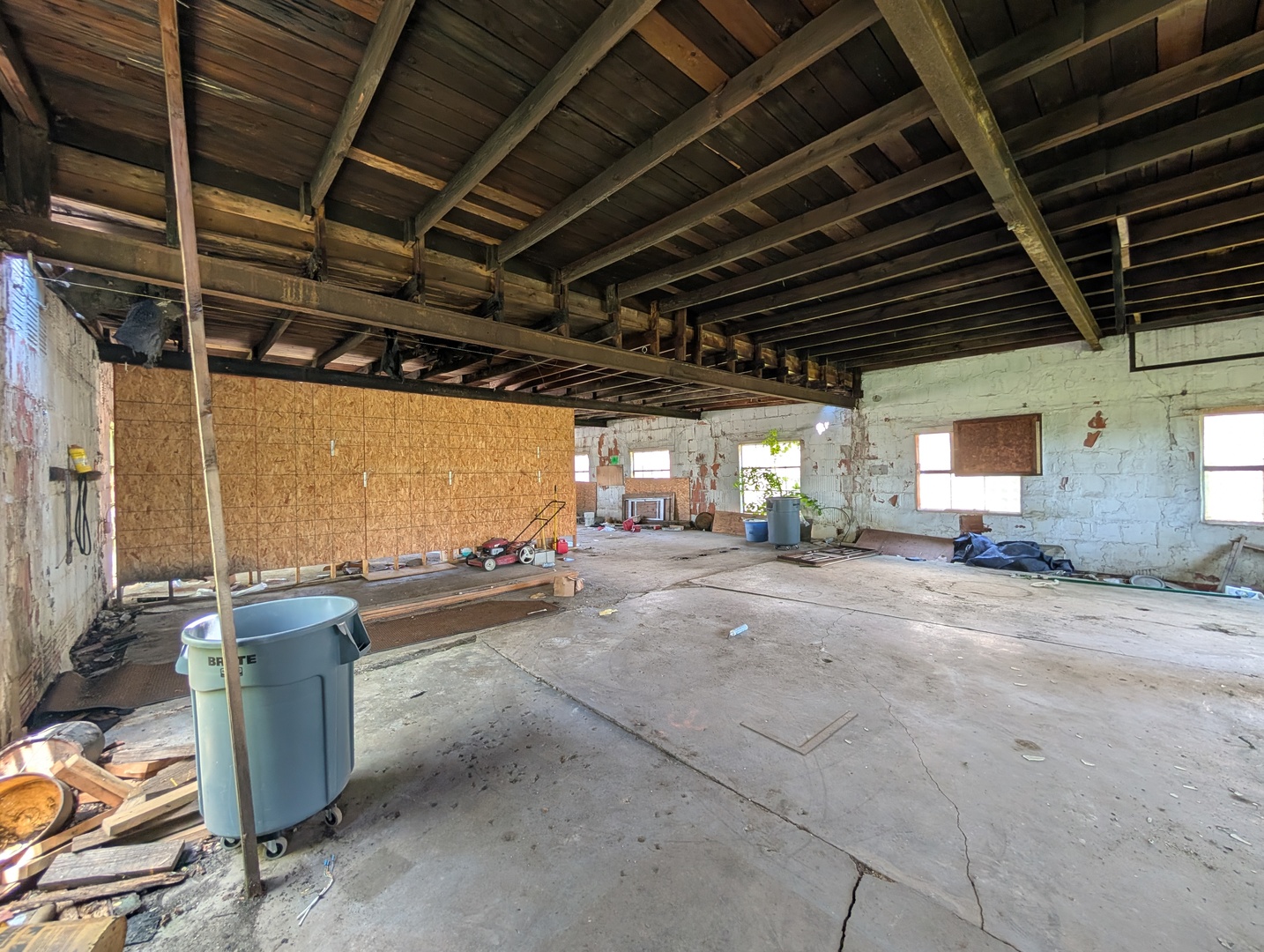 231 Lincoln Street Property Photo 6