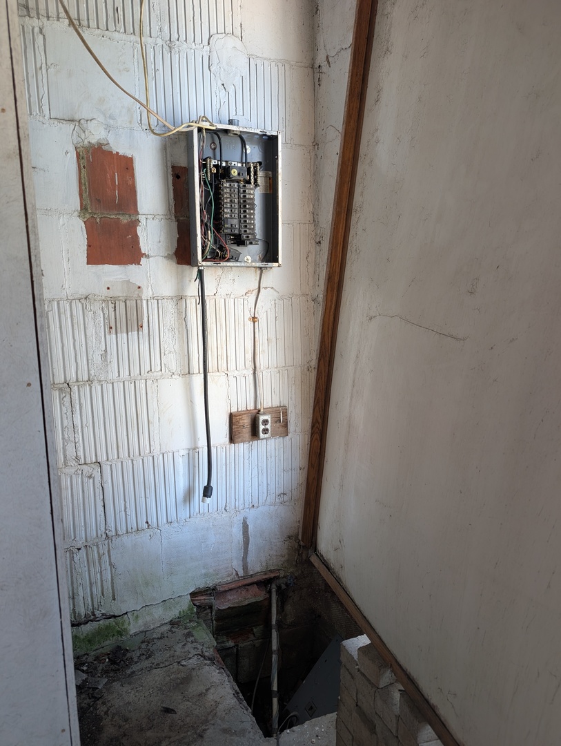 231 Lincoln Street Property Photo 8