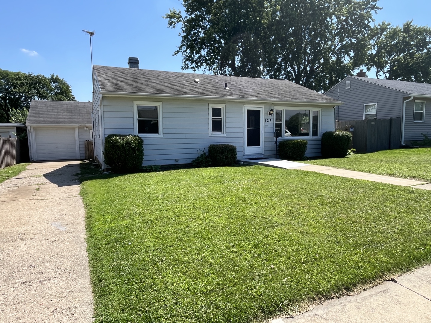 125 Riverside Drive Property Photo 1