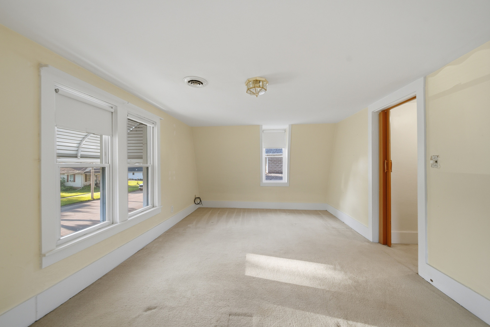 709 S 2nd Street Property Photo 13