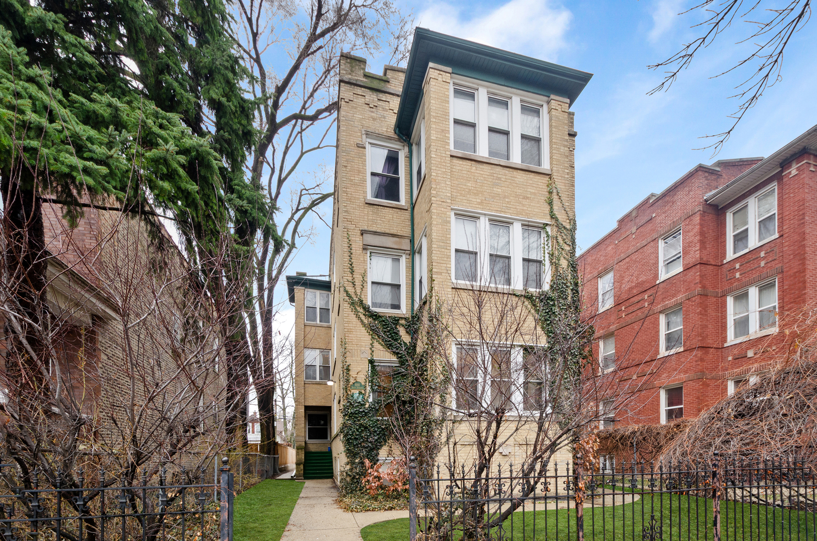 4910 N Spaulding Avenue 1e Property Photo 1
