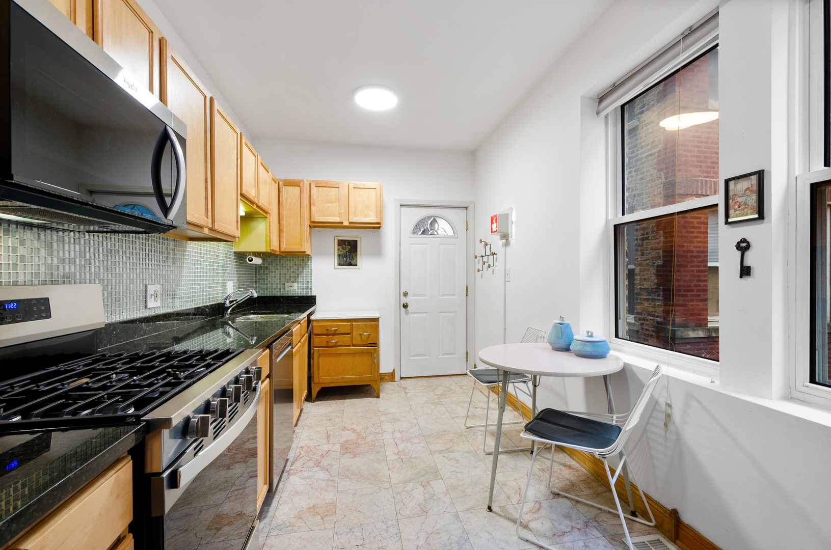 4910 N Spaulding Avenue 1e Property Photo 9