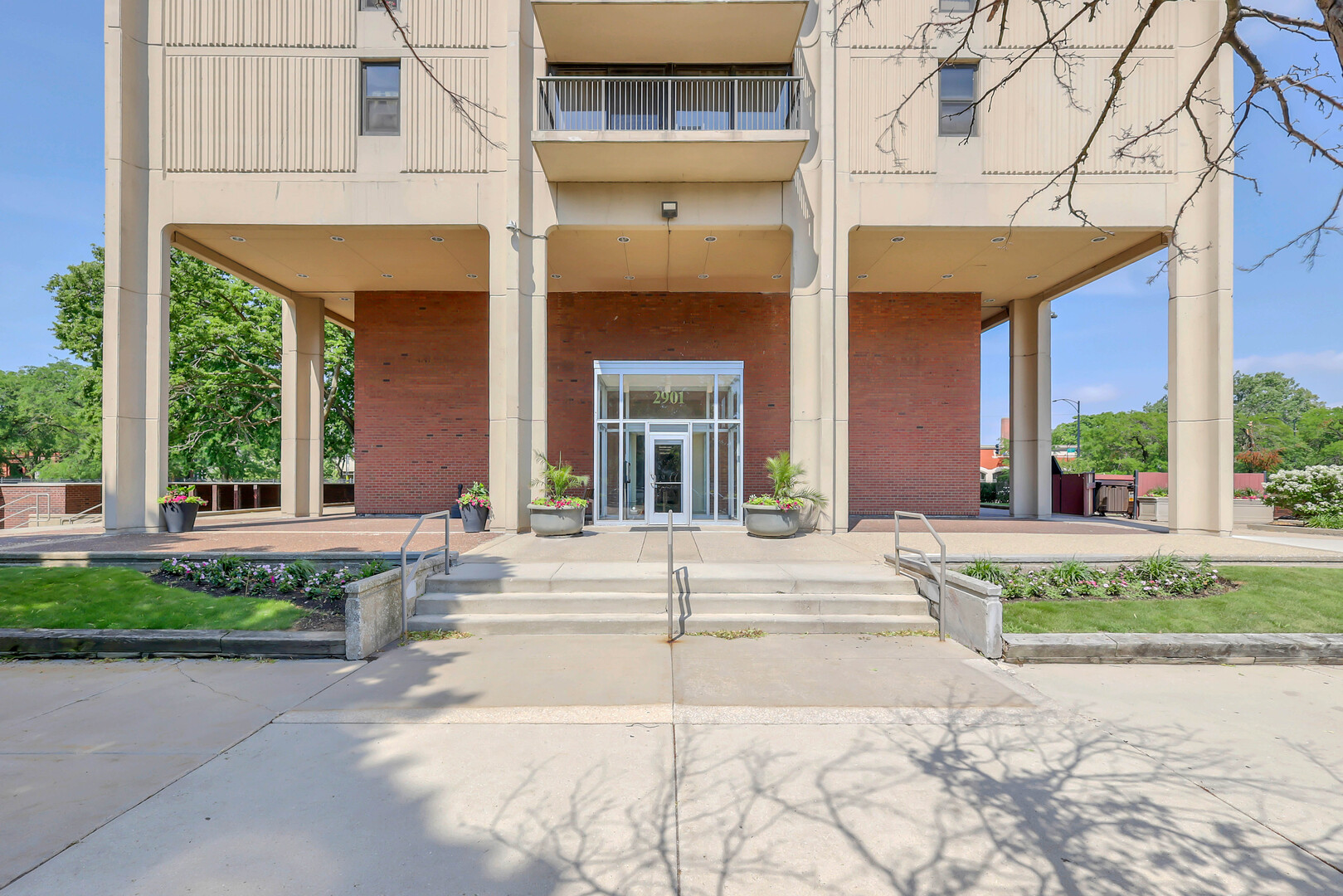 2901 S Michigan Avenue 403 Property Photo 1