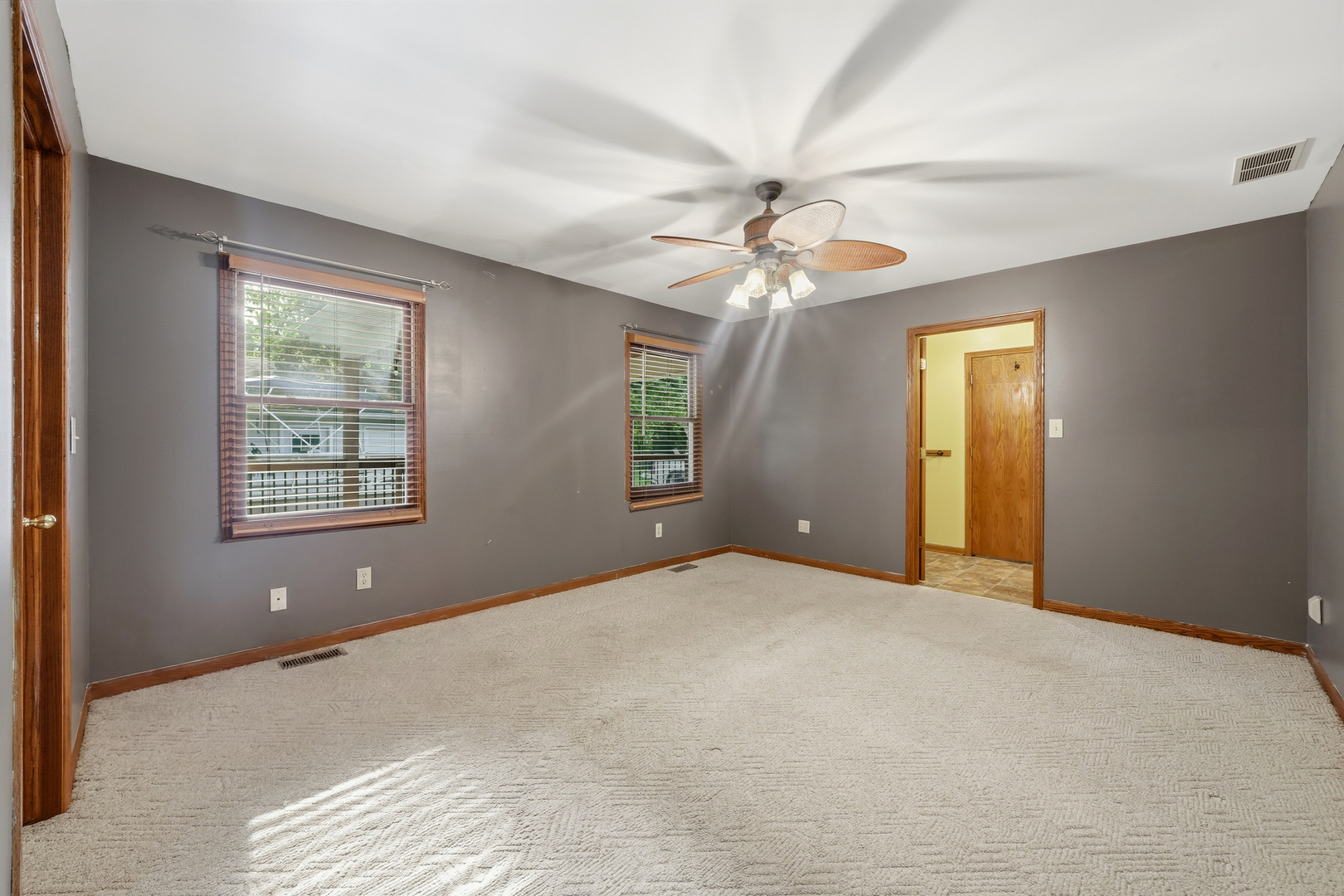 538 N School Street Property Photo 15