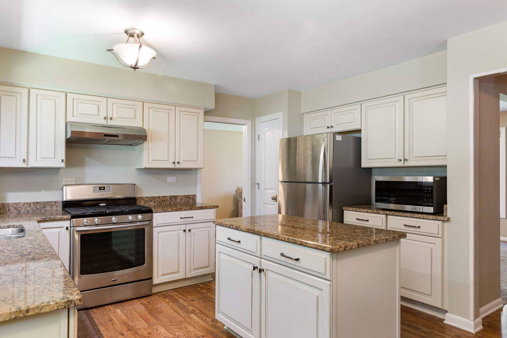 1124 Crane Drive Property Photo 8