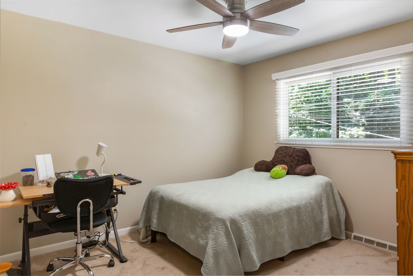 1124 Crane Drive Property Photo 13