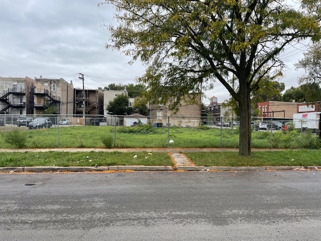 1102-1108 S Albany Avenue Property Photo 2