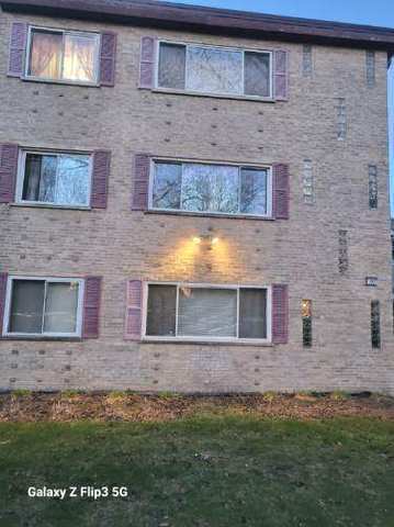 7227 N Ridge Boulevard 2a Property Photo 1