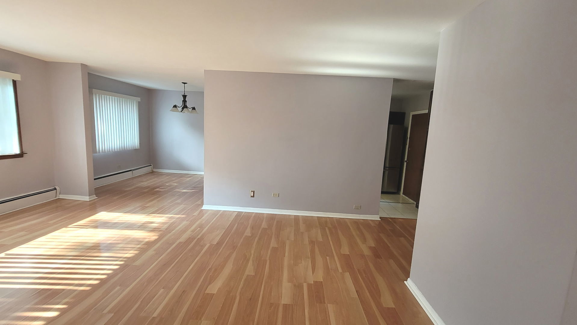 7227 N Ridge Boulevard 2a Property Photo 2