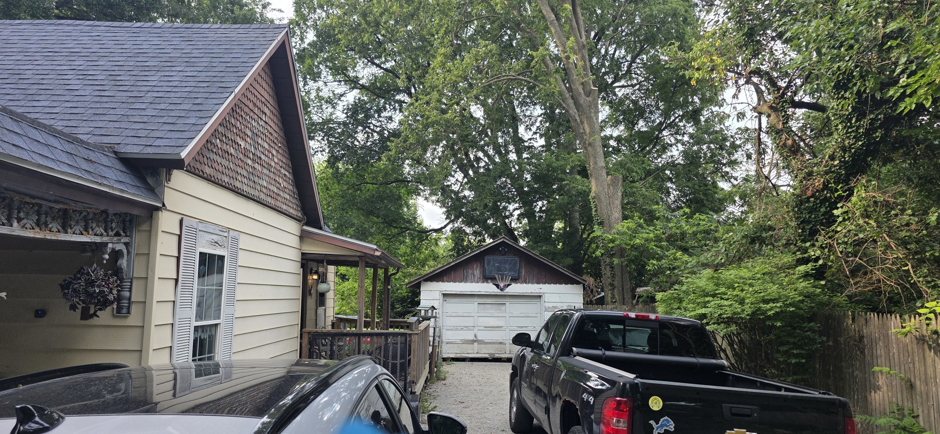 102 W 8th Street Property Photo 2