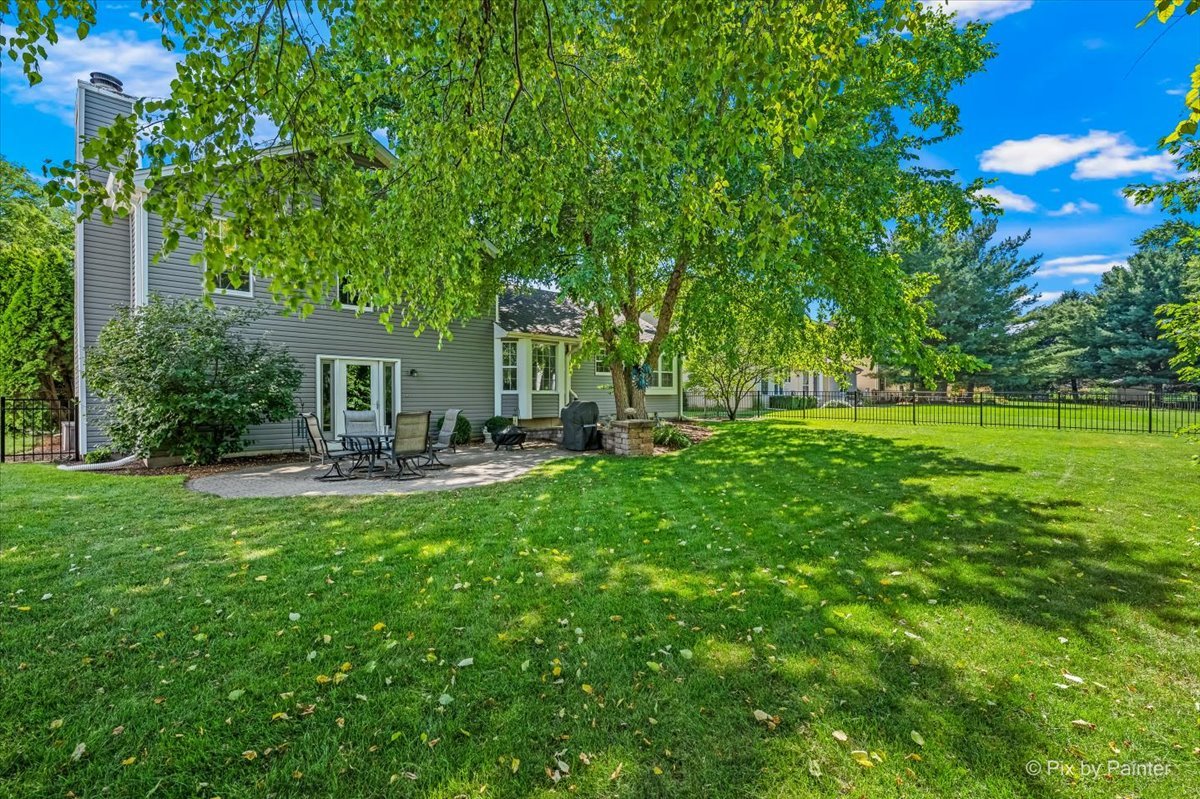 2639 Berkshire Drive Property Photo 3