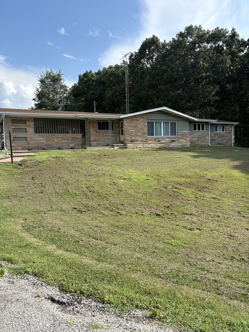19413 E Illinois Highway 15 Highway Property Photo 1