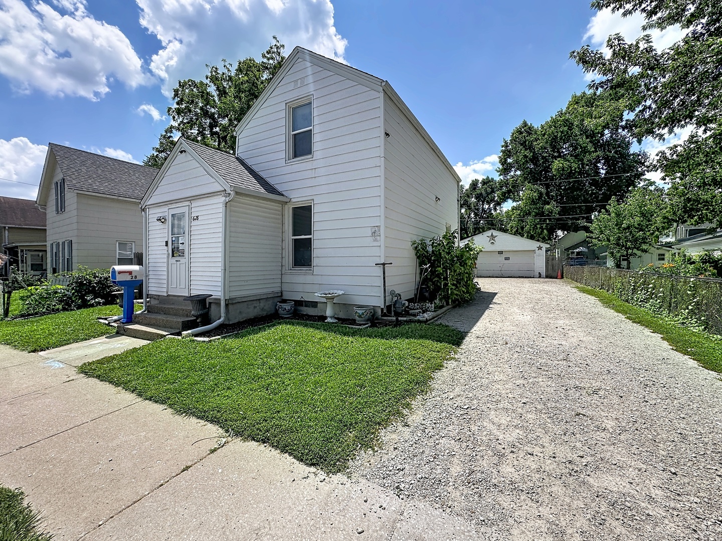 628 Cedar Street Property Photo 3
