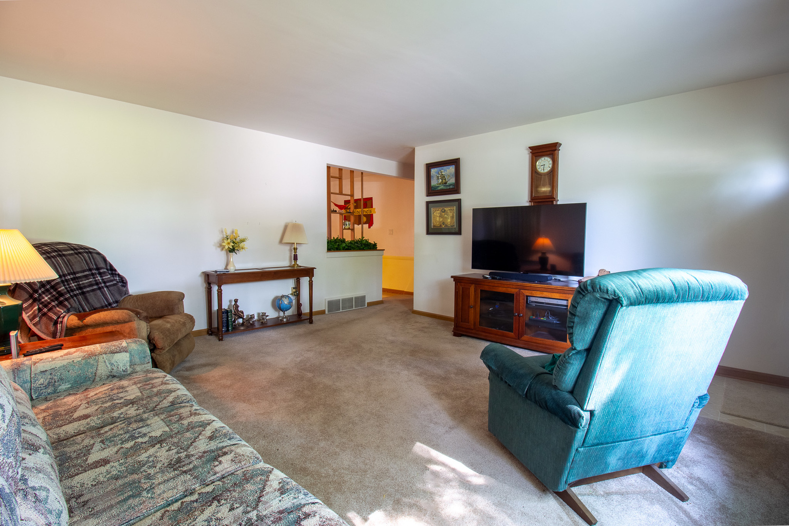 18538 Oak Avenue Property Photo 6