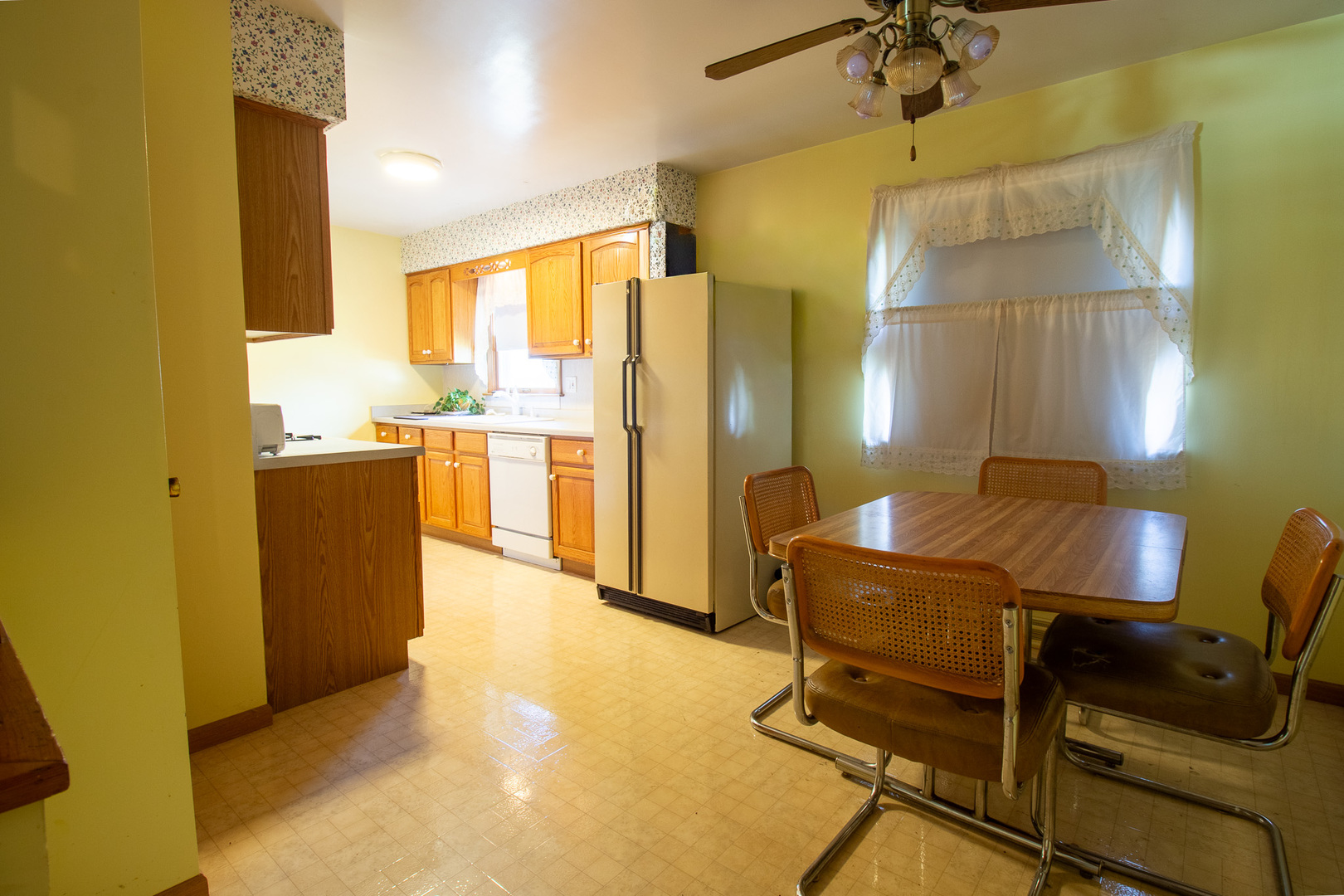 18538 Oak Avenue Property Photo 10
