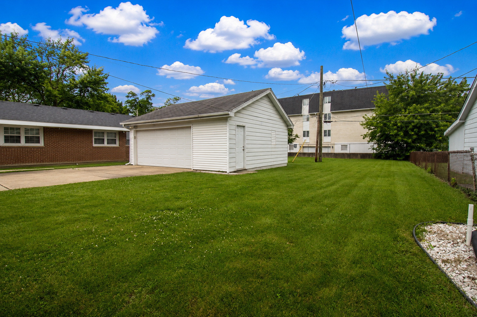 18538 Oak Avenue Property Photo 31