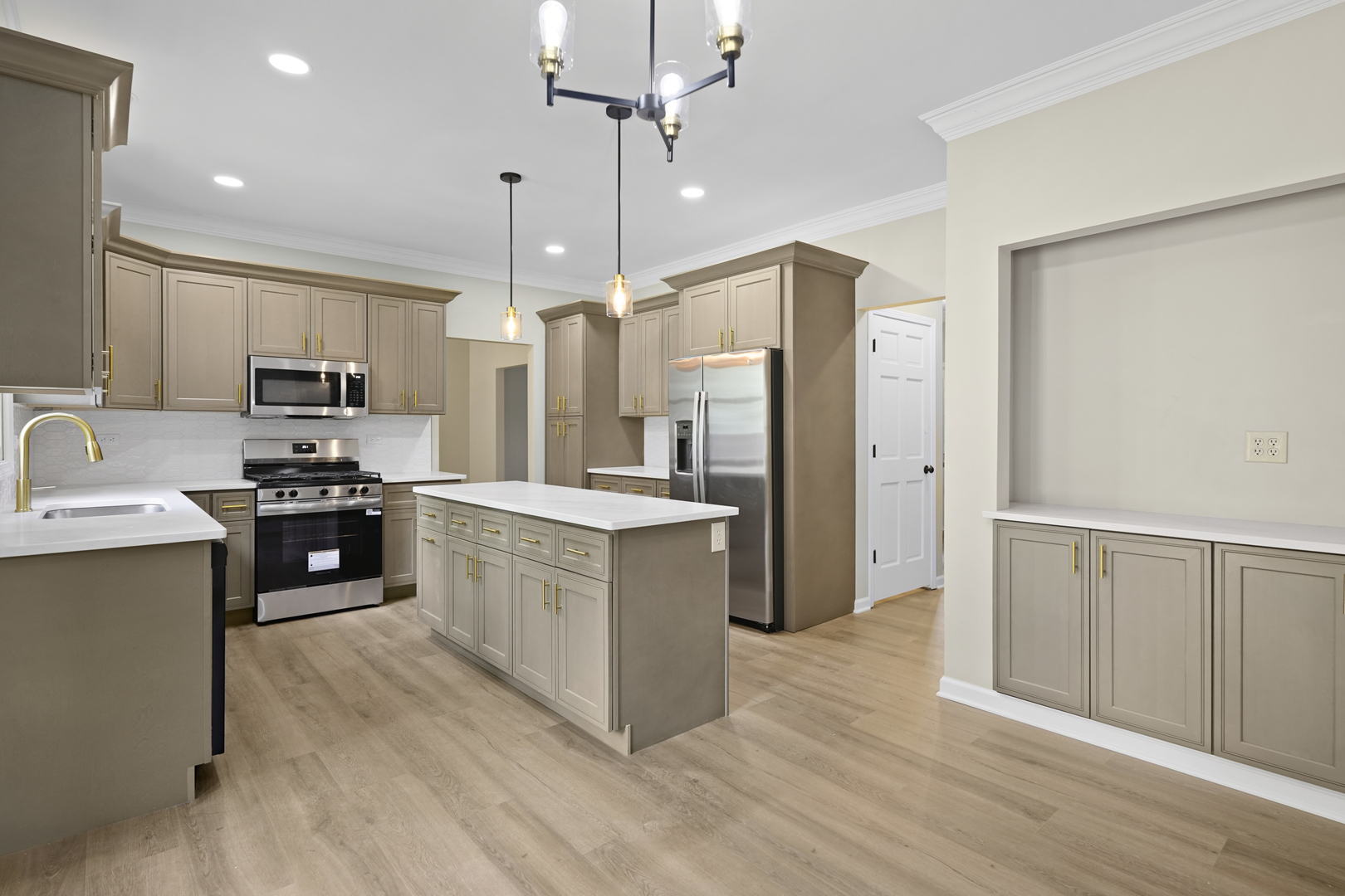 10414 Country Lane Property Photo 3