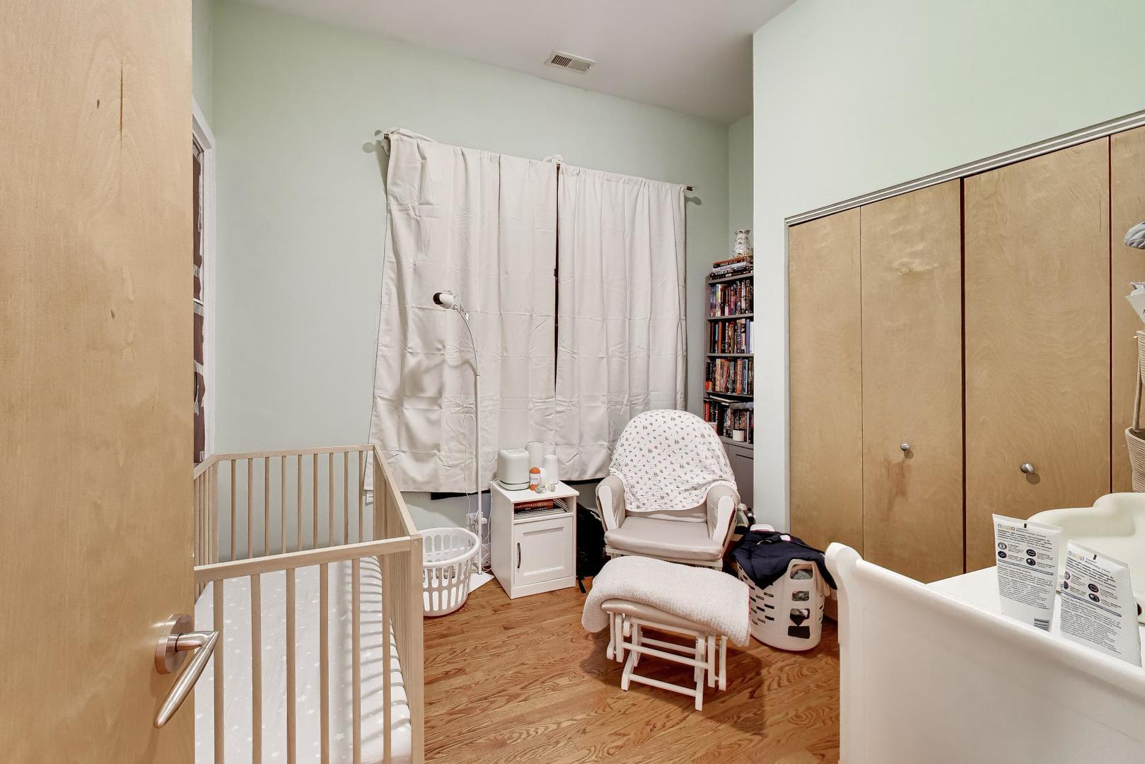 2342 W North Avenue 401 Property Photo 16