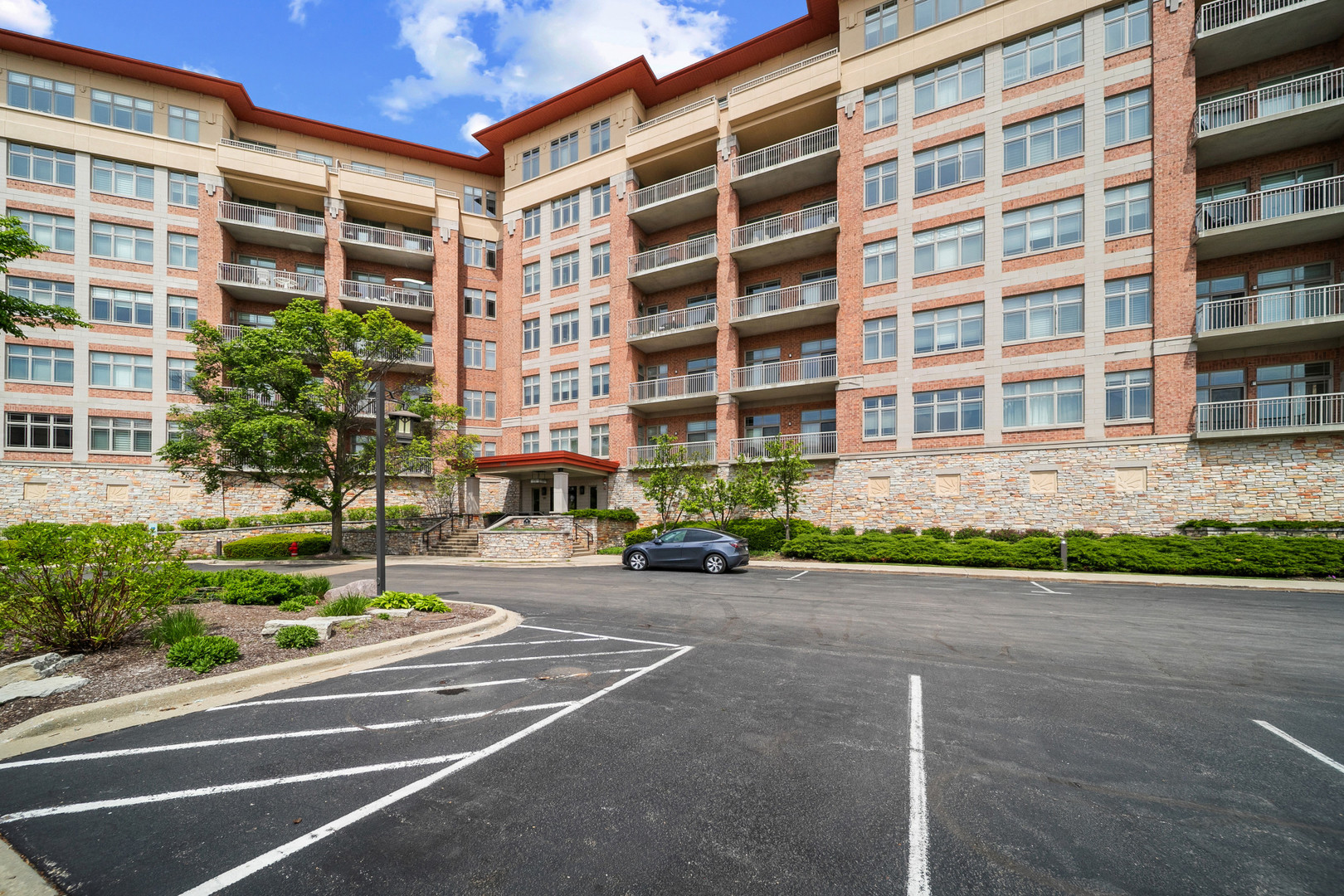 100 PRAIRIE PARK Drive 709 Property Photo 1